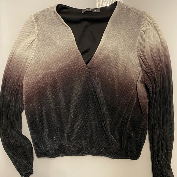 Suzy Shier long sleeve satin blouse - Picture 3 of 10